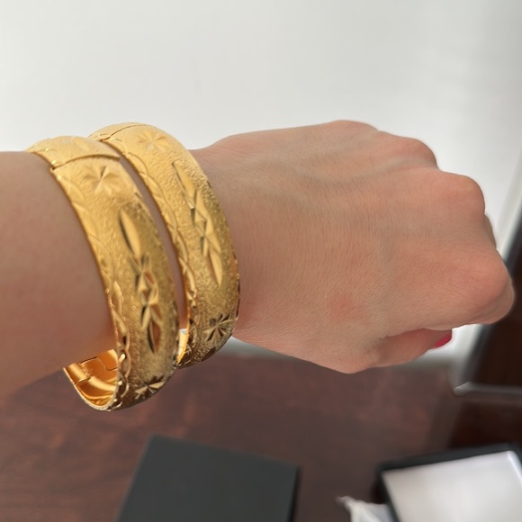 Women bangles - Picture 3 of 4